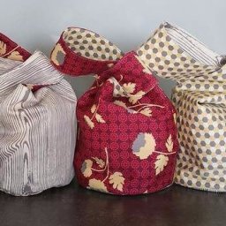 ​Удобная сумочка с круглым дном