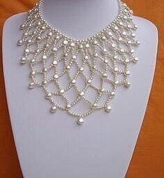 Красивые жемчужные аксессуары