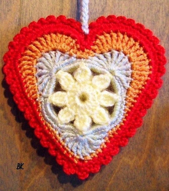 Сердечки крючком