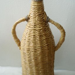 Оплетённая декоративная бутылка своими руками