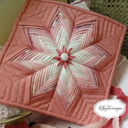 Интересная салфетка из лоскутков