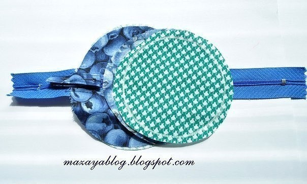 Сумочка-брелок для хранения наушников