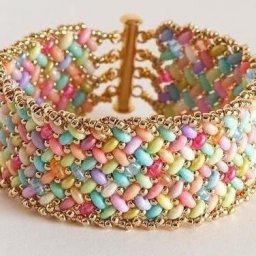 ​Браслет из бисера и бусин