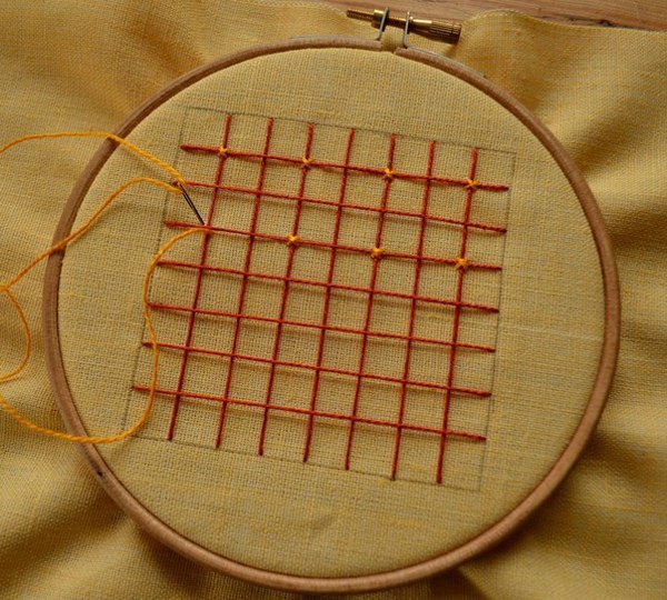 «Крестик для ленивых»: отличная идея для простой и стильной вышивки