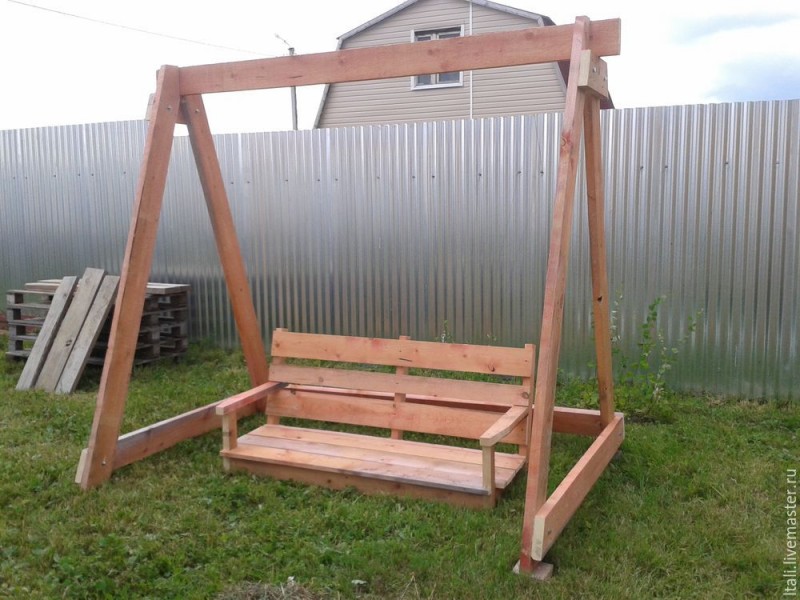 Мастерим дачные качели своими руками