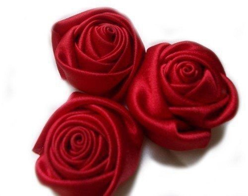Пышные розы из ткани