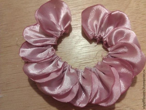 Роза из атласа