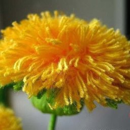 ​Пушистый одуванчик из пряжи