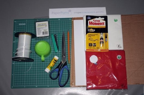 Сердечная композиция из гофрированной бумаги