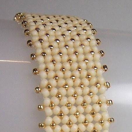 Браслет из бисера "Шенилл"