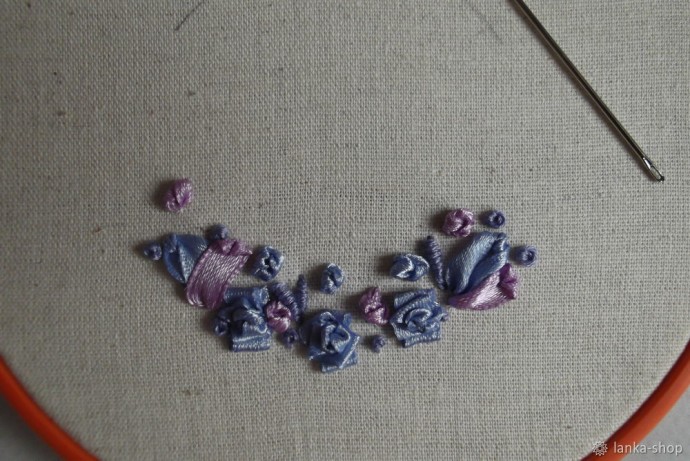 Игольница с вышивкой