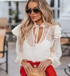 Полупрозрачные белые блузы для швейного вдохновения