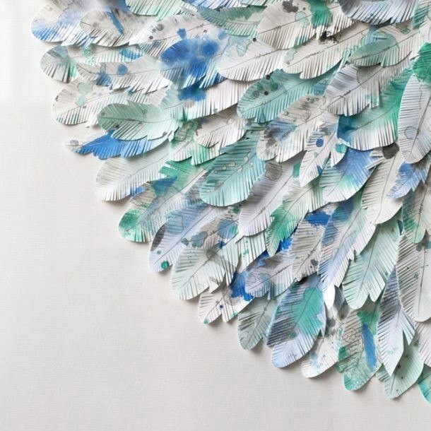 Декоративное панно из бумажных пёрышек Декоративное панно из бумажных пёрышек