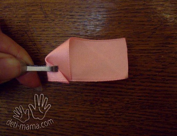 Чудесная роза из лент: свежая, как само утро Чудесная роза из лент: свежая, как само утро