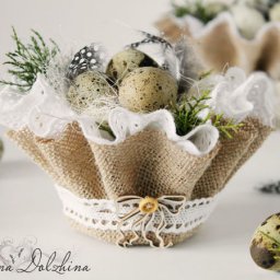 Корзинка из мешковины с кружевом