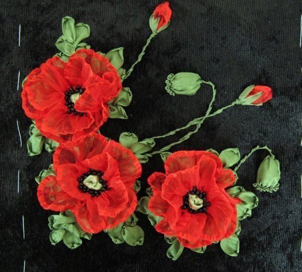 Маки из полупрозрачных лент