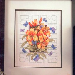 Вышиваем лилии с бабочками