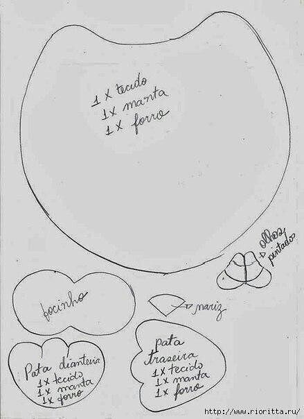 Котики-подушки или просто хранители пульта