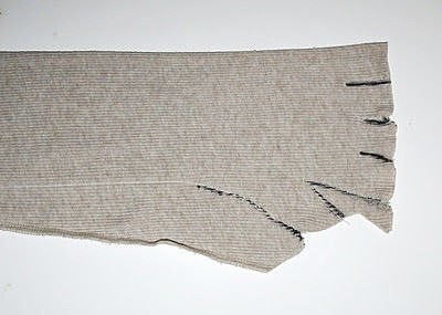 Нежные митенки из старого свитера