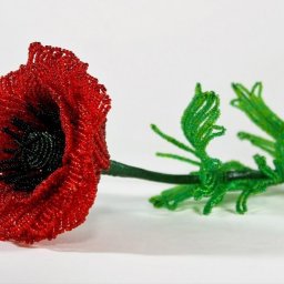 Маки из бисера