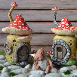 Интерьерный домик-мухомор