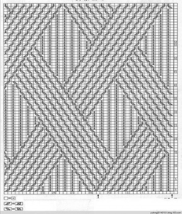 Пуловер с интересным графичным узором