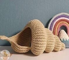 Вязаная ракушка для декора интерьера