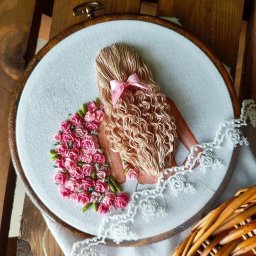 ​Вышиваем девушек с объёмными волосами