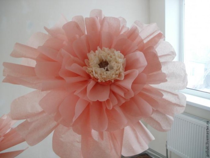 Цветок из бумаги тишью
