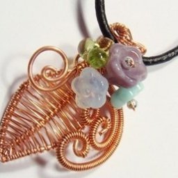 Кулон из проволоки