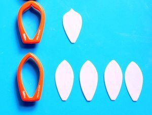 Лепим нежную орхидею