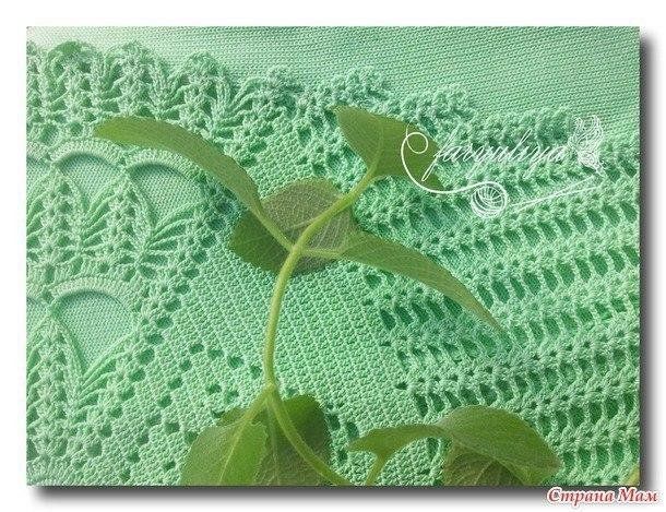 Необычный пуловер с ажурной спиной