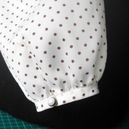 Обработка низа рукава узкой манжетой