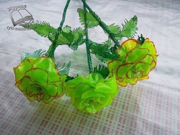 ​Розы из пластиковых бутылок