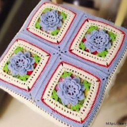 Чехол на табурет крючком цветочными мотивами