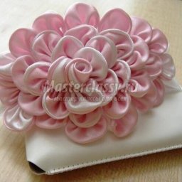 ​Цветок невероятной красоты в технике канзаши