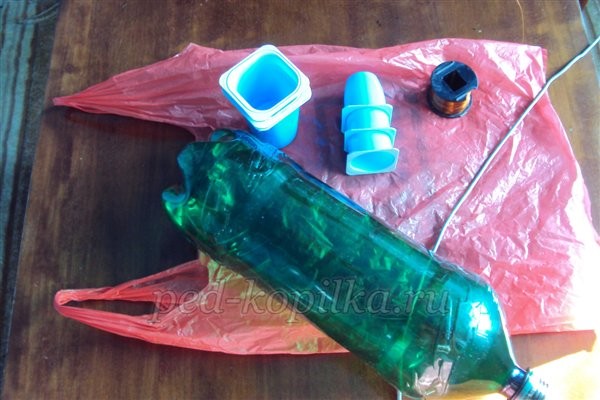 Цветы из пластиковых стаканчиков