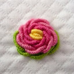 Вышивка розочек спиральным швом