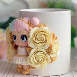 ​Кружечка с куклой из полимерной глины