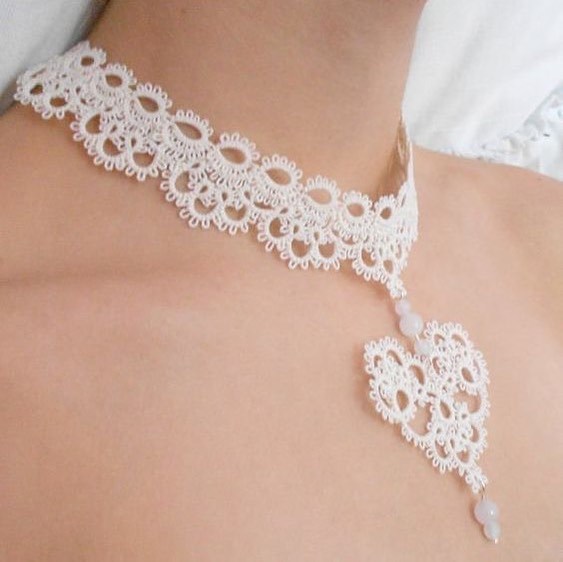 Очень нежные украшения на шею из кружев: идеи чокеров