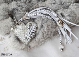 ​Романтичный брелок в виде сердца