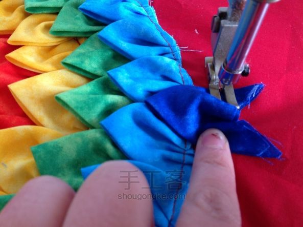 Чехол на подушку-пуфик из лоскутков