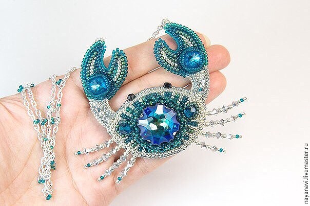 Красавчик краб из бисера