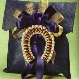 Подкова на счастье из бисера