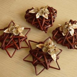 Звездочки из газетных трубочек