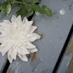 Цветок из ткани