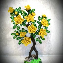 Яркий бонсай Мадхави