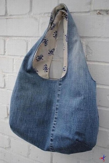 Удобные сумки из старых джинсов