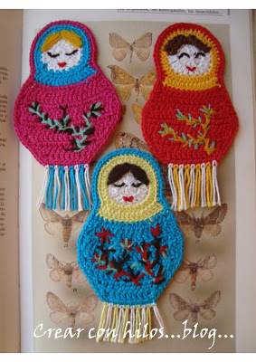 Вязаные закладки: русские матрешки