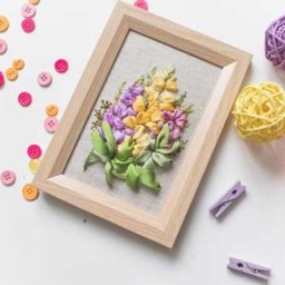 Вышивка лентами: букет люпинов